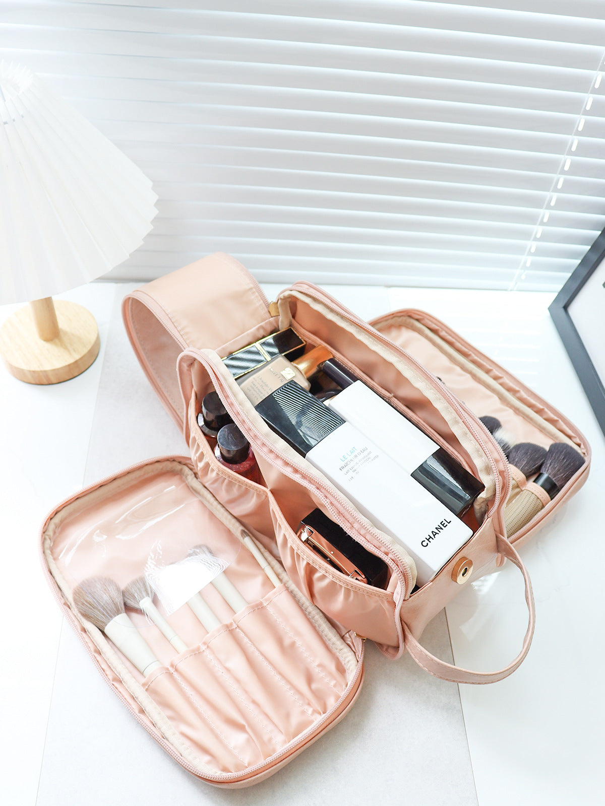 ✨Large - Capacity Cosmetic Bag with Eight Compartments🛍️