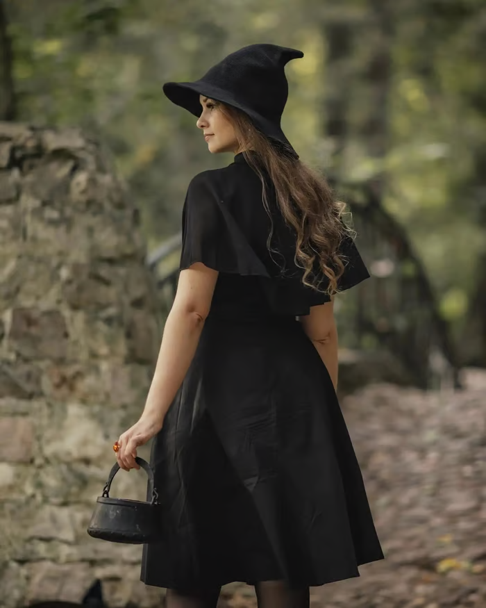 Women's Gothic Knitted Black Wizard Hat - Retro Dark Style for Halloween & Cosplay 🧙‍♀️