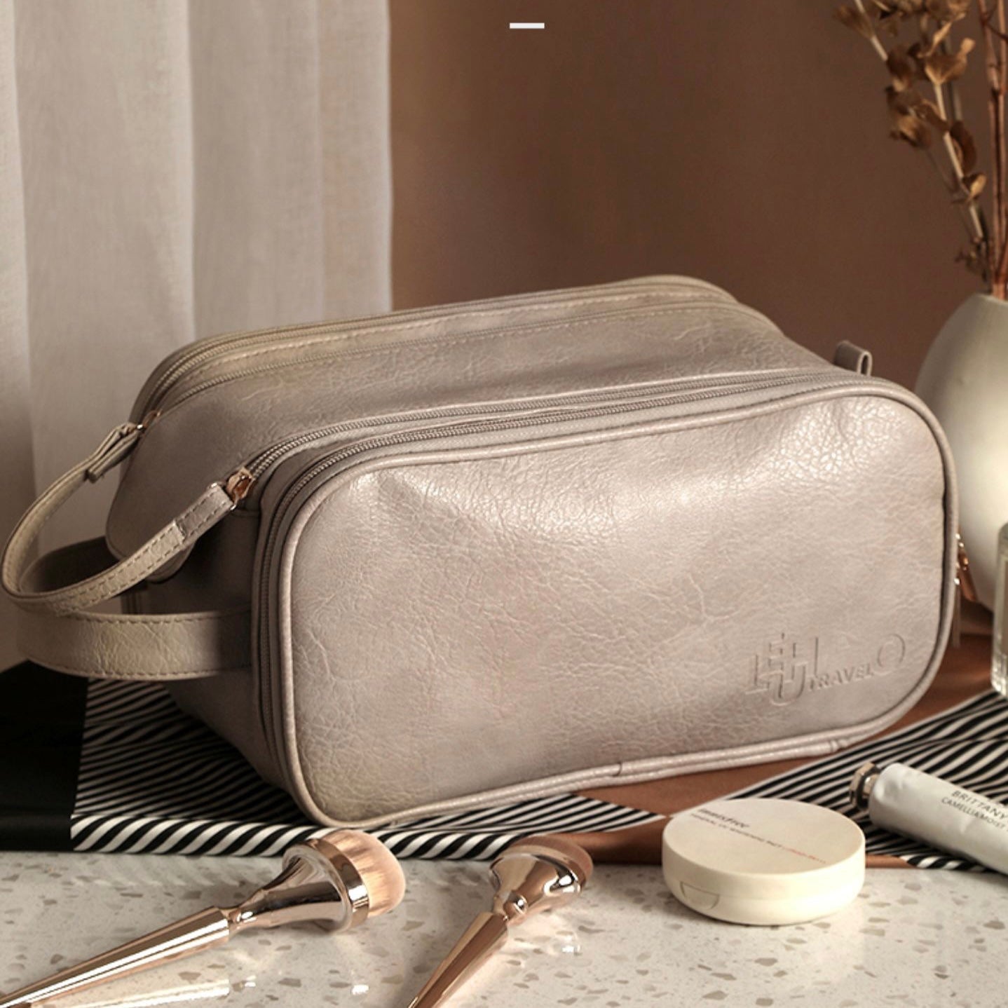 ✨Large - Capacity Cosmetic Bag with Eight Compartments🛍️