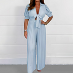 👗 Draped pleated × simple solid color, with gentle rhythm between walking, suitable for commuting and going out on the street!