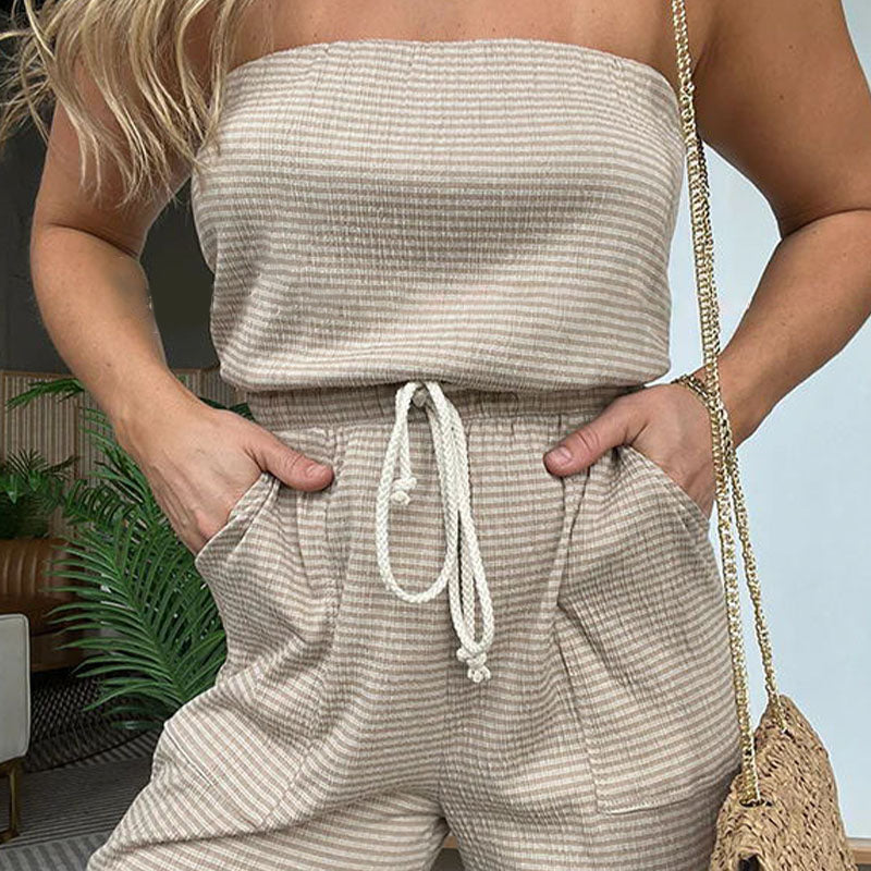 🌴 Summer Sale! The striped bandeau wide-leg jumpsuit ✨ looks slim and comfortable