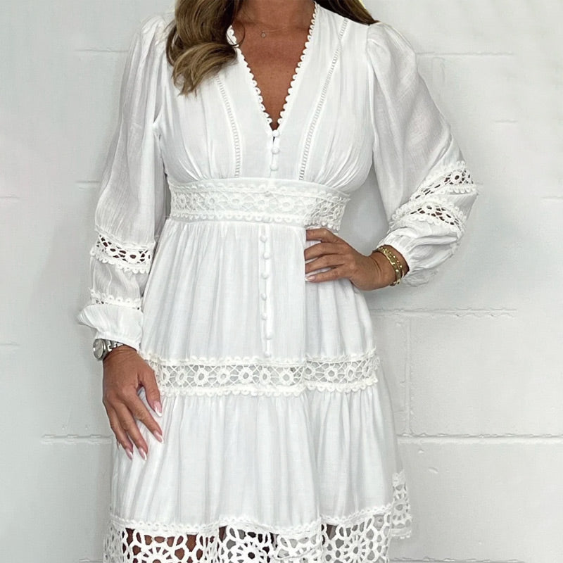Final party! 💖 Vintage V-neck hollow lace white dress, stunning finale with a 56% discount.