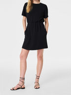 👗Elastic waist T-shirt dress: Slimming, age-defying, perfect for lazy summer vibes! 💐