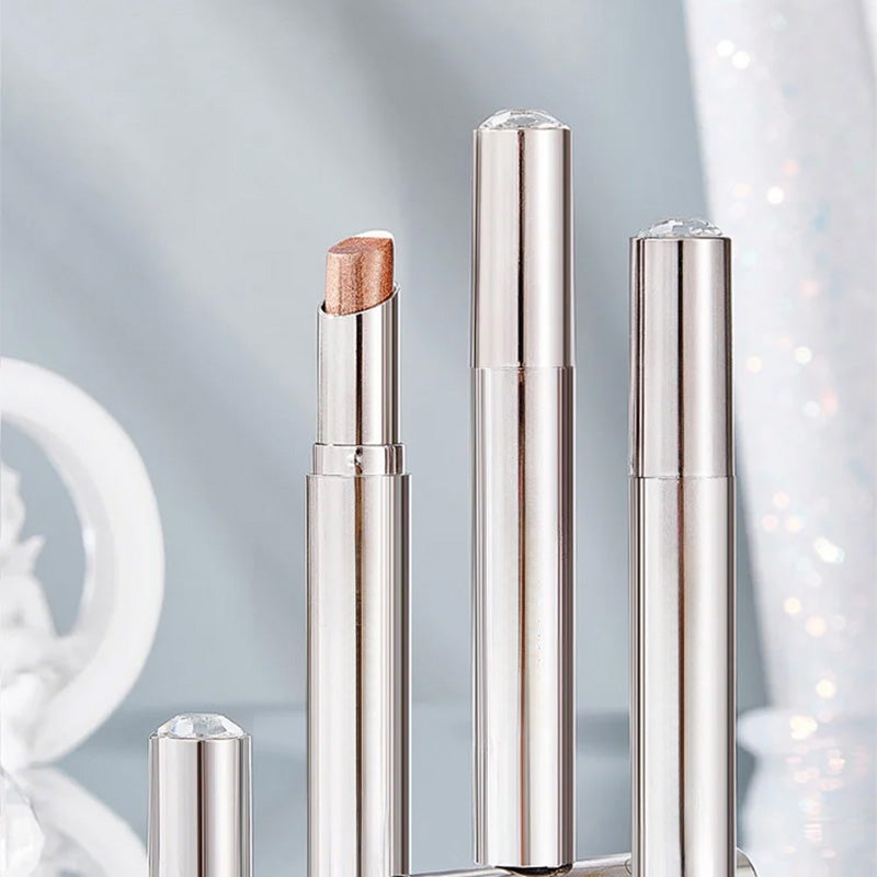 Benefit crit! 💥 Buy 1 get 2 waterproof eyeshadow sticks, a must-have for lazy people!