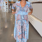 🌸 Small vintage florals are covered in chiffon, and the skirt ripples like waves when the breeze blows