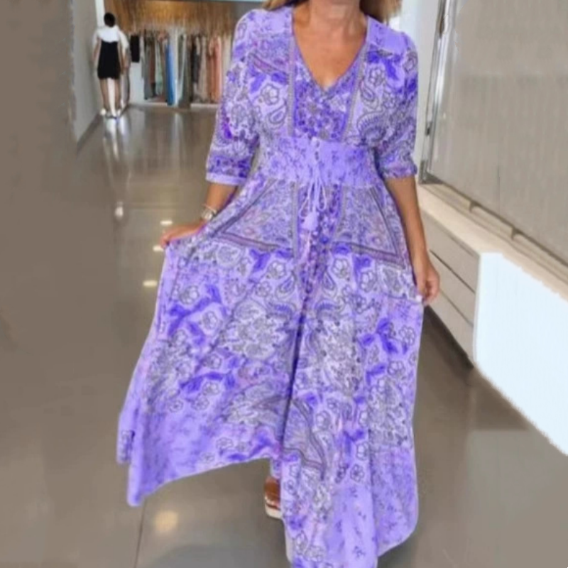 🌸 Small vintage florals are covered in chiffon, and the skirt ripples like waves when the breeze blows