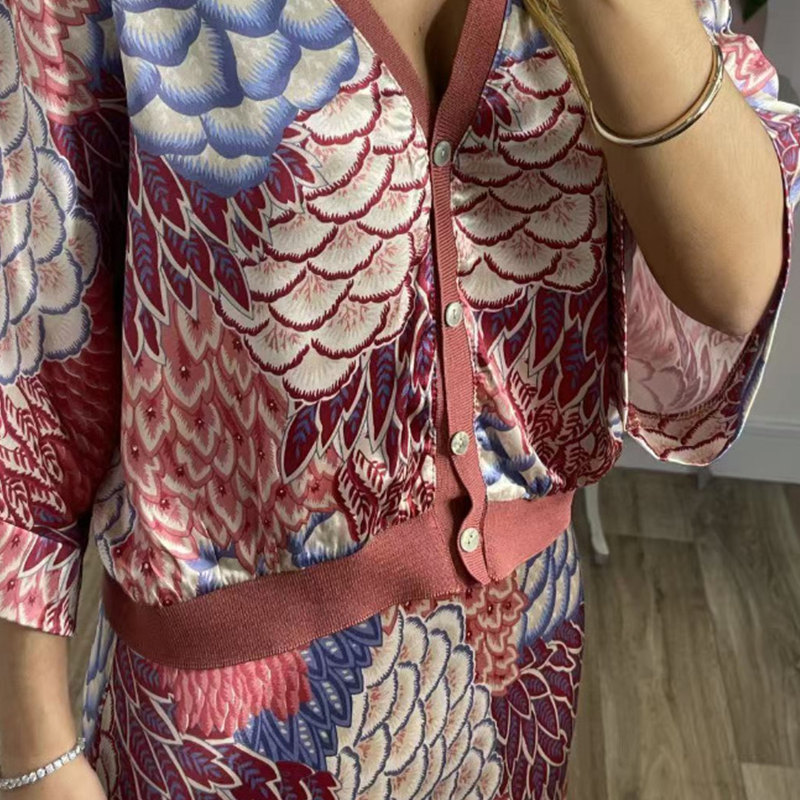 🎊 2025 New Luxury Outfits! Hand-embroidered V-neck silk maxi dress, limited sale 👑