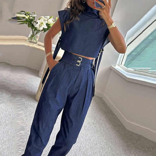 “🔥 Trendy Fit! Women's High - Neck Crop Top + High - Waist 3/4 Pants Set – Chic & Comfy”