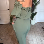 🌸Off-the-shoulder ruffle jumpsuit | Relaxed and refined at the touch of a button✨