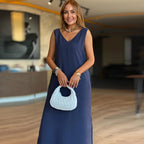 ✨ Slim Fit V-Neck Solid Dress – Sleeveless Design, Polished Look for Dates & Gatherings 🌸