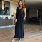 ✨ Slim Fit V-Neck Solid Dress – Sleeveless Design, Polished Look for Dates & Gatherings 🌸