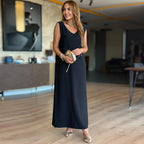 ✨ Slim Fit V-Neck Solid Dress – Sleeveless Design, Polished Look for Dates & Gatherings 🌸