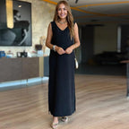 ✨ Slim Fit V-Neck Solid Dress – Sleeveless Design, Polished Look for Dates & Gatherings 🌸