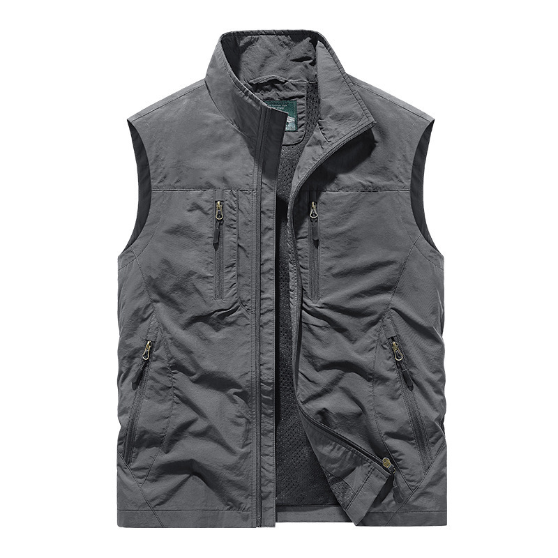👕 Oversized Men's Sleeveless Vest Jacket – Roomy Fit, Functional Pockets, Trendy Street Style ✨